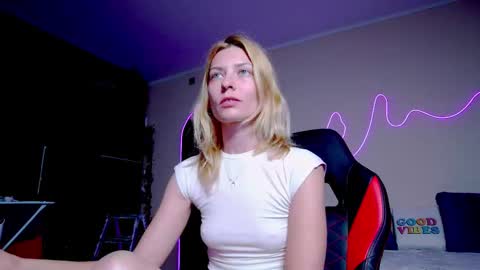 Snapshot of karoline121 chatting on September 2025 08:03:01 PM karoline121 online show from September 2025 08:03:01 PM