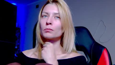 Snapshot of karoline121 chatting on October 2025 08:15:01 PM karoline121 online show from October 2025 08:15:01 PM