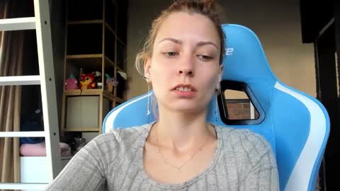 Snapshot of karoline121 chatting on October 2025 09:02:02 AM karoline121 online show from October 2025 09:02:02 AM