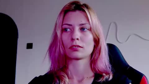 Snapshot of karoline121 chatting on November 2025 09:41:02 AM karoline121 online show from November 2025 09:41:02 AM