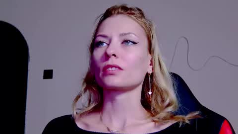 Snapshot of karoline121 chatting on November 2025 09:13:01 PM karoline121 online show from November 2025 09:13:01 PM