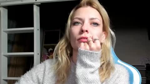 Snapshot of karoline121 chatting on November 2025 09:47:01 PM karoline121 online show from November 2025 09:47:01 PM