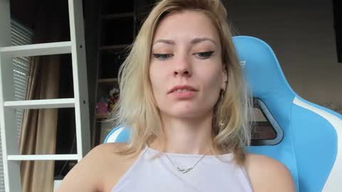 Snapshot of karoline121 chatting on November 2025 09:53:02 AM karoline121 online show from November 2025 09:53:02 AM