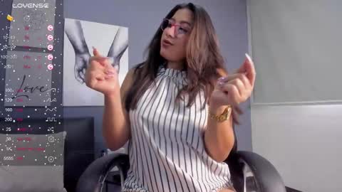 Karoline  online show from September 2025 12:38:02 PM