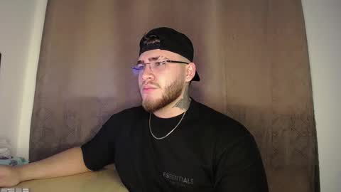 kartman_ online show from November 2025 02:44:02 AM