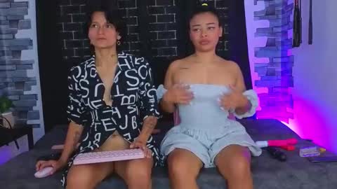 Snapshot of kasandraandsilvii chatting on November 2025 03:23:02 PM kasandraandsilvii online show from November 2025 03:23:02 PM