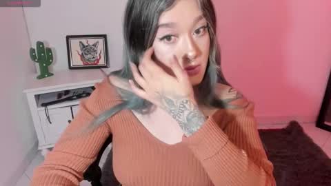 Snapshot of kat_apple chatting on November 2025 12:22:01 AM Alicia online show from November 2025 12:22:01 AM