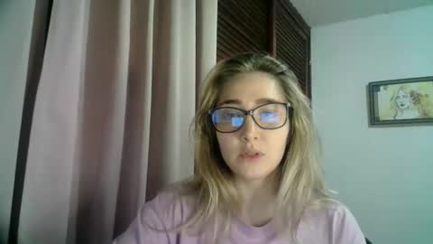 Snapshot of kat_pp chatting on January 2025 05:43:02 AM Kati online show from January 2025 05:43:02 AM