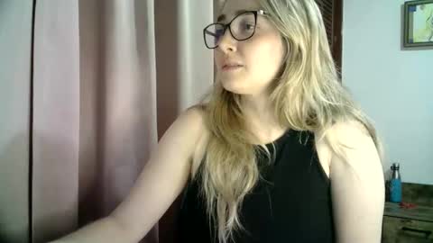 Snapshot of kat_pp chatting on January 2025 04:16:02 AM Kati online show from January 2025 04:16:02 AM