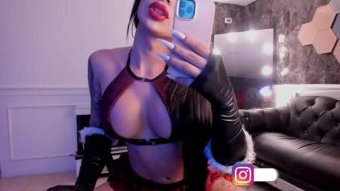 Snapshot of kataadelafontaine chatting on December 2024 01:06:02 PM Kata online show from December 2024 01:06:02 PM