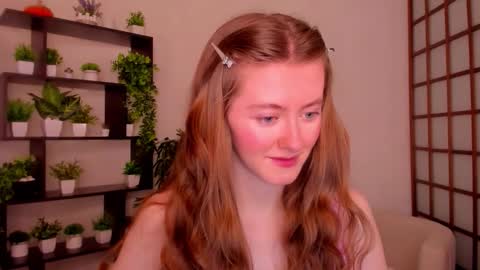 Snapshot of kate_cuddle chatting on October 2025 02:33:01 AM Kate online show from October 2025 02:33:01 AM