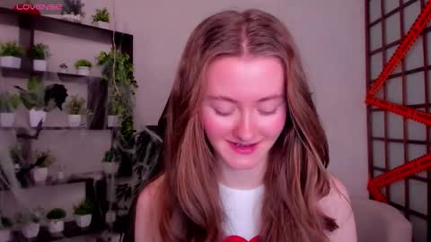 Snapshot of kate_cuddle chatting on October 2025 02:37:02 AM Kate online show from October 2025 02:37:02 AM