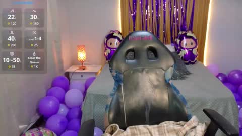 kate_lawrence_ online show from November 2025 12:05:02 PM