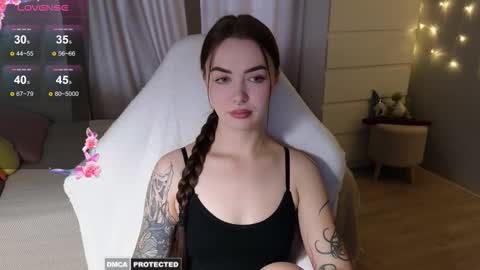 Snapshot of kateleoo chatting on October 2025 10:05:02 AM Im Kate online show from October 2025 10:05:02 AM