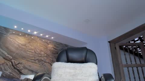  Kate Owens  online show from February 2025 01:30:02 PM