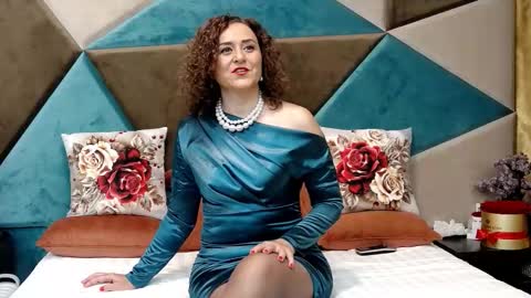 Snapshot of katequeenx chatting on October 2025 10:32:01 PM KateQueenston -- online show from October 2025 10:32:01 PM