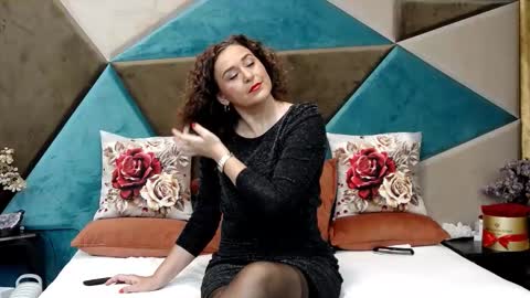 Snapshot of katequeenx chatting on October 2025 07:14:01 PM KateQueenston -- online show from October 2025 07:14:01 PM