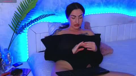 Snapshot of katey_riva35708 chatting on October 2025 06:36:01 PM KateyRiva online show from October 2025 06:36:01 PM