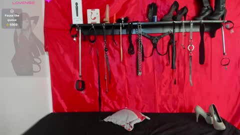 Snapshot of kathia_arnstrong chatting on February 2025 05:15:01 PM Kathia online show from February 2025 05:15:01 PM