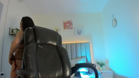 Snapshot of katia_gh chatting on October 2025 11:33:02 AM Katia online show from October 2025 11:33:02 AM