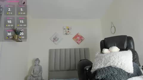 Snapshot of katia_gh chatting on October 2025 11:20:02 AM Katia online show from October 2025 11:20:02 AM