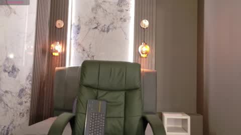 Snapshot of katia_green chatting on October 2025 11:10:01 AM Katia online show from October 2025 11:10:01 AM