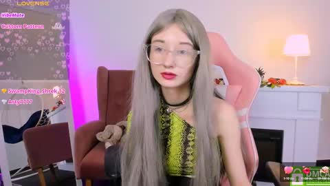 Snapshot of katia_kim chatting on February 2025 11:28:02 AM Katia online show from February 2025 11:28:02 AM