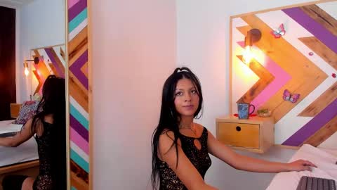 Katia online show from February 2025 11:04:02 PM