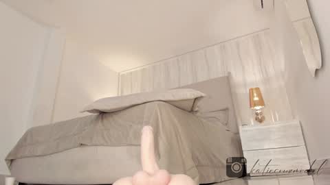 Katie online show from December 2024 05:11:01 PM