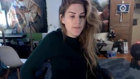 Snapshot of katiecutie_5 chatting on December 2024 05:20:01 AM Katie online show from December 2024 05:20:01 AM