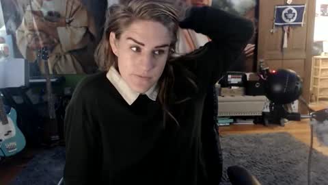 Snapshot of katiecutie_5 chatting on October 2025 03:17:01 AM Katie online show from October 2025 03:17:01 AM