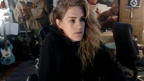 Snapshot of katiecutie_5 chatting on November 2025 06:24:02 AM Katie online show from November 2025 06:24:02 AM