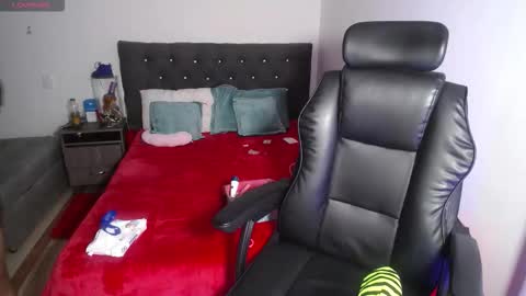 Snapshot of katik_11sexhot chatting on October 2025 01:39:02 AM Daniela online show from October 2025 01:39:02 AM