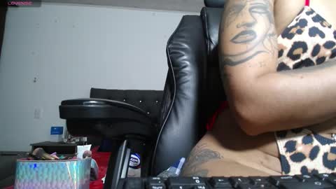 Snapshot of katik_11sexhot chatting on November 2025 02:11:02 AM Daniela online show from November 2025 02:11:02 AM