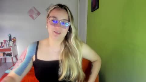 katira333 online show from December 2025 10:25:01 PM