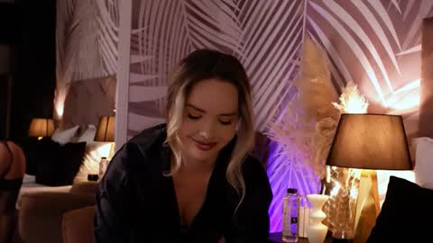 KatJolie online show from October 2025 07:45:02 PM