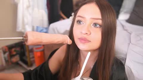 Snapshot of katlyn_martins chatting on November 2025 09:48:01 PM K A T L Y N online show from November 2025 09:48:01 PM