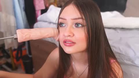 Snapshot of katlyn_martins chatting on November 2025 06:48:02 PM K A T L Y N online show from November 2025 06:48:02 PM