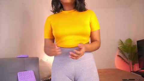 Snapshot of katnees_correa chatting on November 2025 07:00:02 AM Follow me on instagram and twitter as correaktnees online show from November 2025 07:00:02 AM