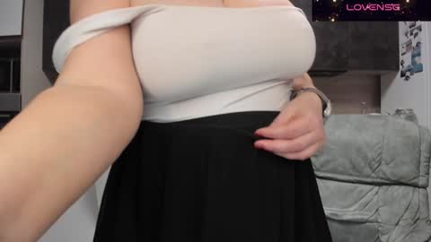 katniss_k online show from January 2025 01:14:02 PM