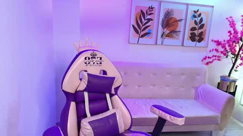 Snapshot of katrina_spencer chatting on September 2025 07:03:02 AM Katrina online show from September 2025 07:03:02 AM