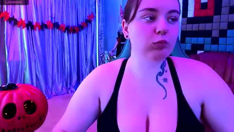 Katrin online show from October 2025 05:13:02 PM