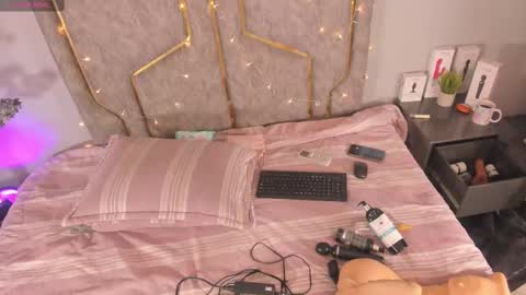 Katerine online show from September 2025 03:50:02 AM