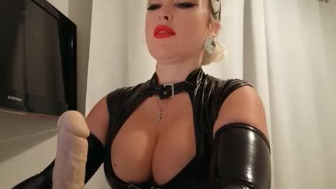 KatuhaX online show from October 2025 11:04:01 PM