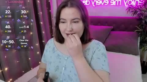 Kate online show from October 2025 05:21:02 AM