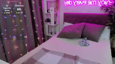 Kate online show from October 2025 05:53:02 AM