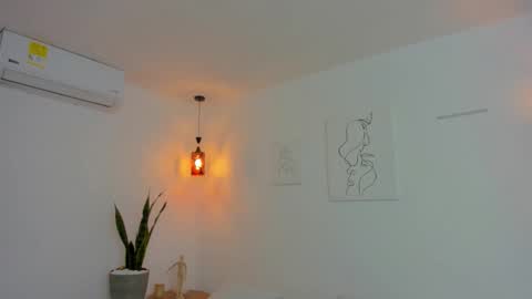      K A Y L A      online show from October 2025 12:48:02 PM