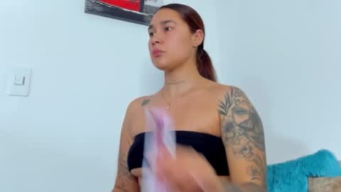 Snapshot of kayleescott1 chatting on November 2025 05:46:02 PM Kaylee Scott online show from November 2025 05:46:02 PM