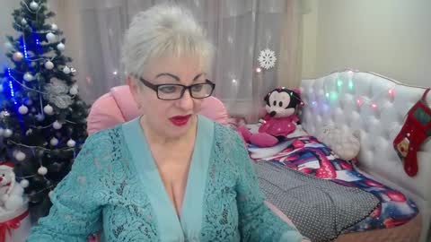 kaylesmoll online show from December 2024 08:23:02 PM