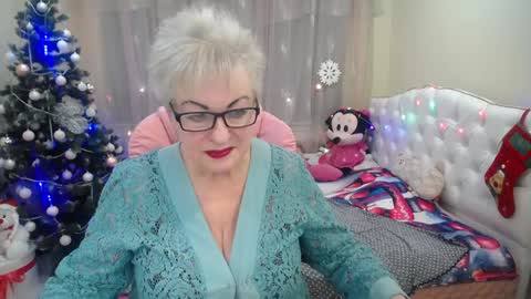 kaylesmoll online show from December 2024 02:30:01 AM